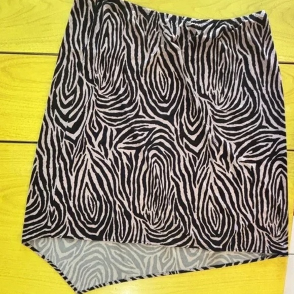 Vintage zebra print stretchy waist , stretchy * accepting offers - Picture 3 of 5